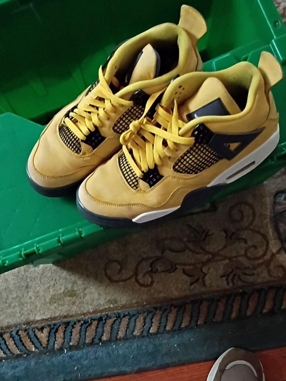 Yellow Black Retro Basketball Sneakers